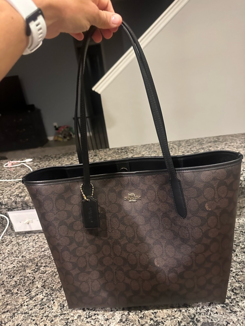 Coach City Tote. Black/Walnut.